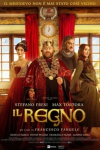 Rei corpulento de robe vermelho e coroa,uma nobre e duas pessoas em trajes medievais em sala. Avião moderno na janela,clima cômico.