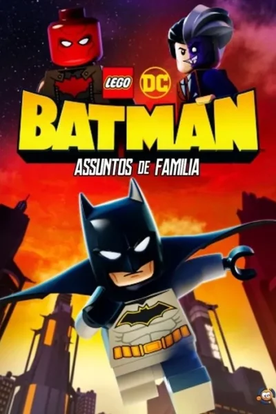 Minifigura LEGO do Batman voa sobre uma Gotham com céu avermelhado. Red Hood e Duas Caras aparecem no alto. Pôster de ação.