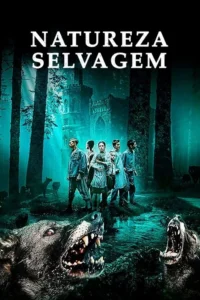 Jovens em floresta sombria com castelo. Lobos rosnando em primeiro plano e no fundo. Clima de suspense e perigo.