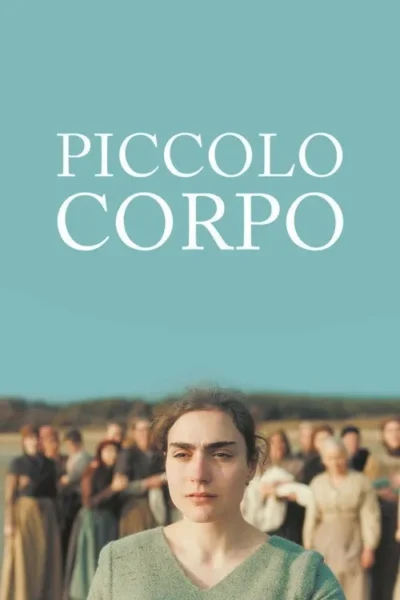 Mulher de expressão séria, vestindo roupa simples verde. Atrás, um grupo de figuras em trajes rústicos num campo aberto sob céu azul-claro.