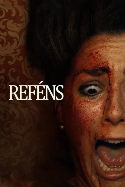 Close-up de mulher aterrorizada, o rosto ensanguentado e olhos arregalados. Boca aberta em grito, contra um papel de parede escuro.