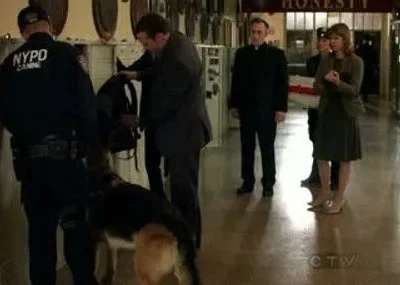 Sangue Azul – T01E06: Veneno Nas Ruas