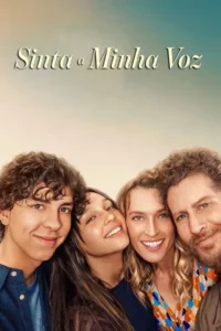 Quatro pessoas sorridentes: um jovem, uma moça, uma mulher loira e um homem barbudo, juntos contra um fundo pastel. Clima alegre.