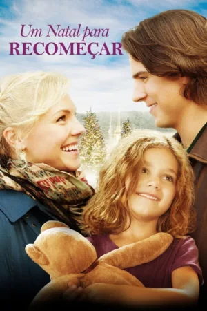 Pôster com mulher, homem e menina sorrindo. A menina abraça um urso. Ao fundo, árvores e barcos na água. Clima feliz e familiar.