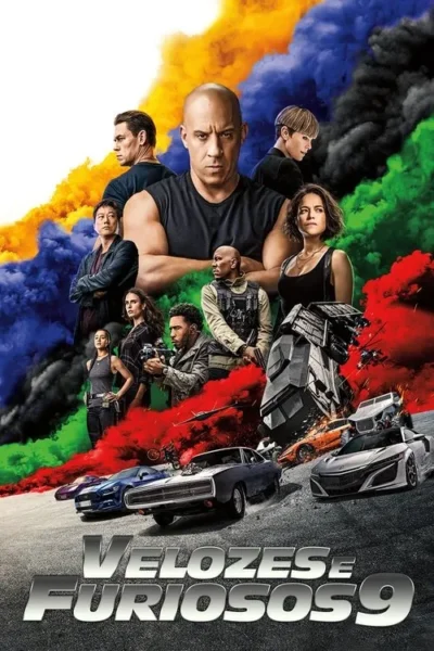 Grupo de personagens sérios em pôster vibrante. Um homem musculoso à frente, com carros de corrida e explosões de fumaça colorida ao redor. Ação intensa.