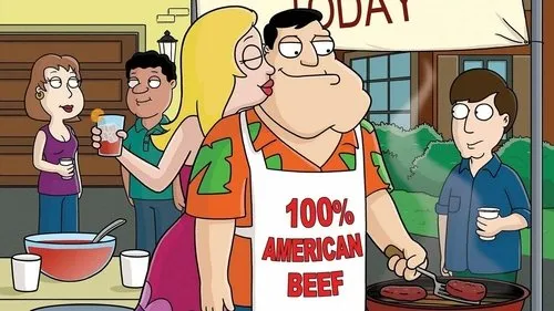 Cena de desenho animado de churrasco no quintal. Um homem grelha com um avental 100% American Beef,beijado por uma mulher loira. Outras pessoas socializam,clima festivo.