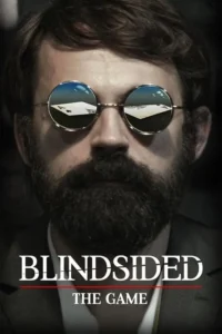 Close-up de homem barbudo com óculos redondos. Reflexos de cartas de baralho nas lentes. Clima de jogo e mistério.
