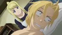 Fullmetal Alchemist:Brotherhood – T01E37:O Homúnculo Original 6 Edward Elric de Fullmetal Alchemist acorda assustado e suando,com Winry o observando seriamente. Cena cômica com biblioteca ao fundo.