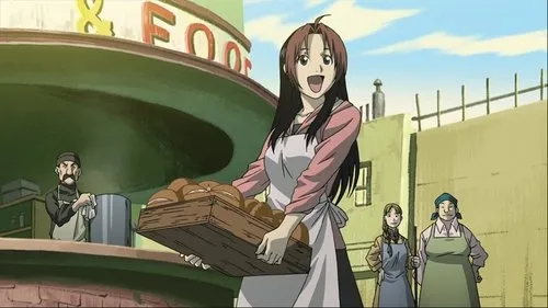 A jovem Izumi de Fullmetal Alchemist sorri,segurando pães frescos. Ambiente de mercado ao ar livre com outros personagens.