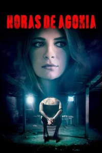 Rosto de mulher loira assustada sobre uma pessoa amarrada e ensanguentada em uma cadeira, num porão escuro e sujo. Cena de suspense.