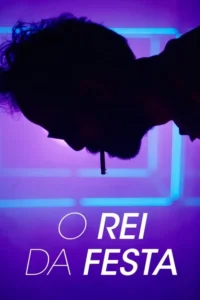 Silhueta de cabeça invertida, cabelo desgrenhado, com cigarro na boca. Fundo roxo com néons azuis. Clima de festa.