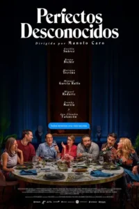 Sete amigos sorridentes jantam numa mesa elegante,celebrando. Uma bolha de fala sugere segredos ocultos.