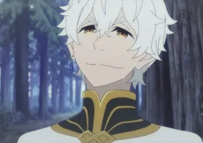 Re:Zero: Regulus Corneas, homem de cabelo branco e olhos dourados, sorri enigmaticamente em uma floresta escura e nebulosa.