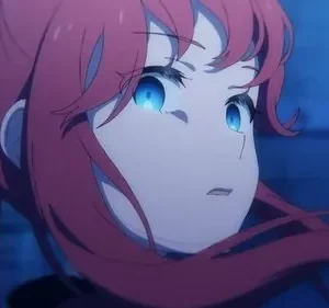 Vivy: Fluorite Eye's Song. Vivy, androide de cabelo rosa e olhos azuis luminosos, tem expressão atenta num fundo azul escuro.