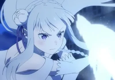 Emilia de Re:Zero com cabelo branco e olhos roxos, exibe expressão séria invocando um lobo espiritual brilhante em uma noite escura.