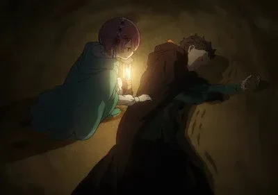 Re:Zero: Ram ajoelhada com uma lanterna ilumina Subaru caído em um cenário escuro e sombrio, transmitindo tensão.