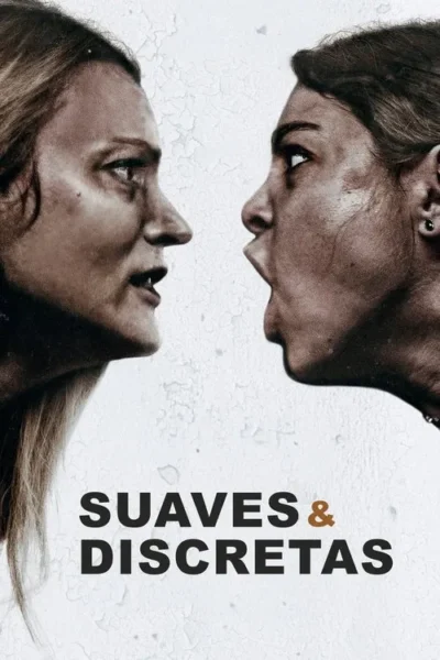 Duas mulheres de perfil, quase se tocando. Uma grita para a outra, que está aflita. Fundo branco rachado. Clima de conflito.