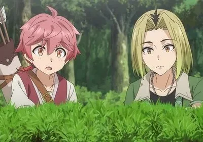 Pôster de anime: Dois jovens espreitam da relva num bosque. Arqueiro de cabelo rosa está surpreso; um companheiro loiro observa com seriedade.